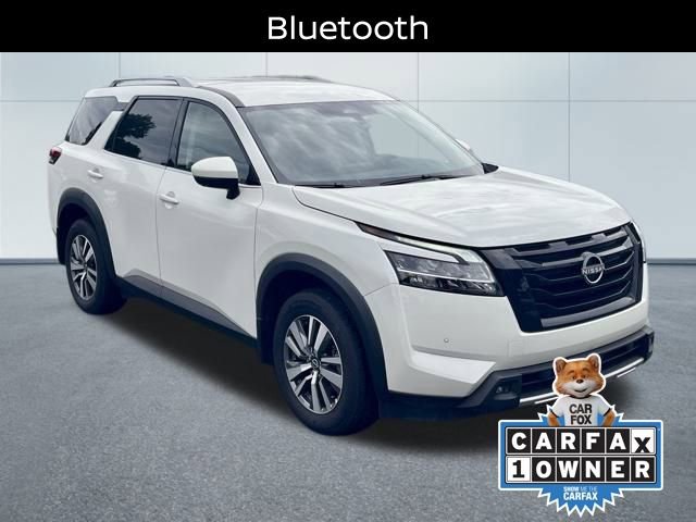 Certified 2024 Nissan Pathfinder SL w/ Black Appearance Package image 3