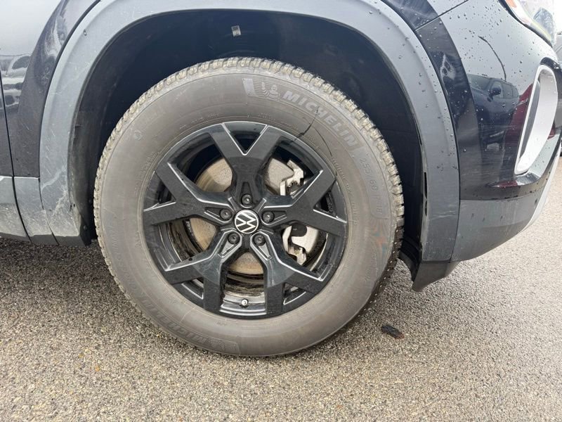 Used 2024 Volkswagen Atlas Peak Edition SEL image 4