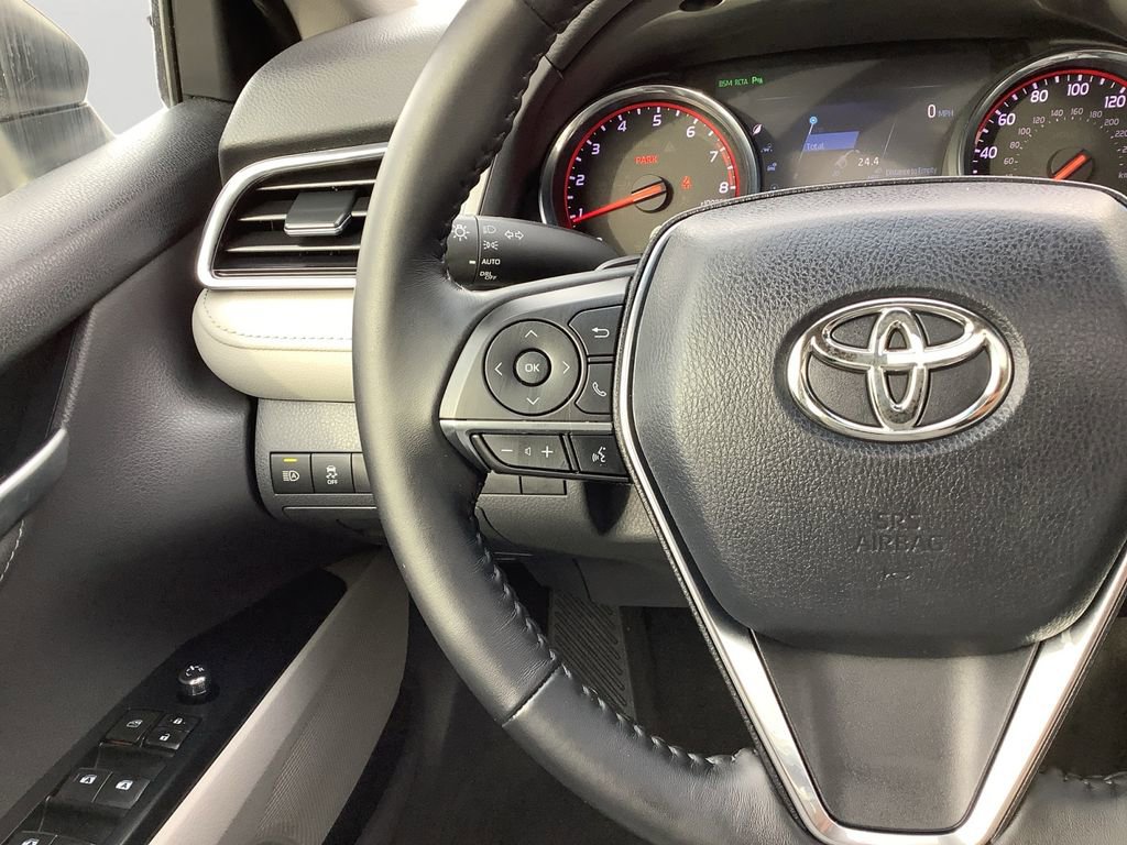 Used 2018 Toyota Camry XSE image 21