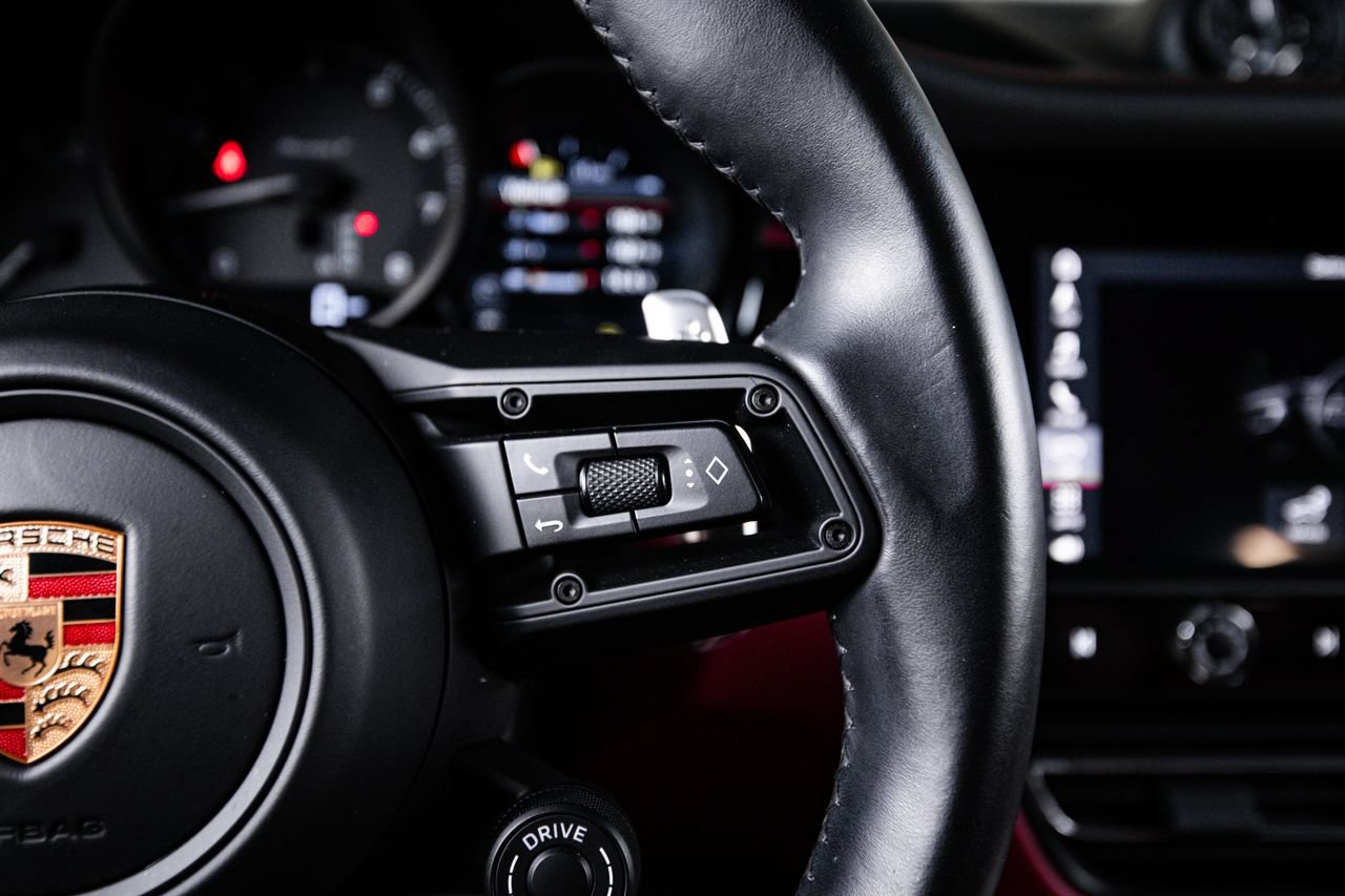 Certified 2023 Porsche Macan Turbo AWD/4WD image 16