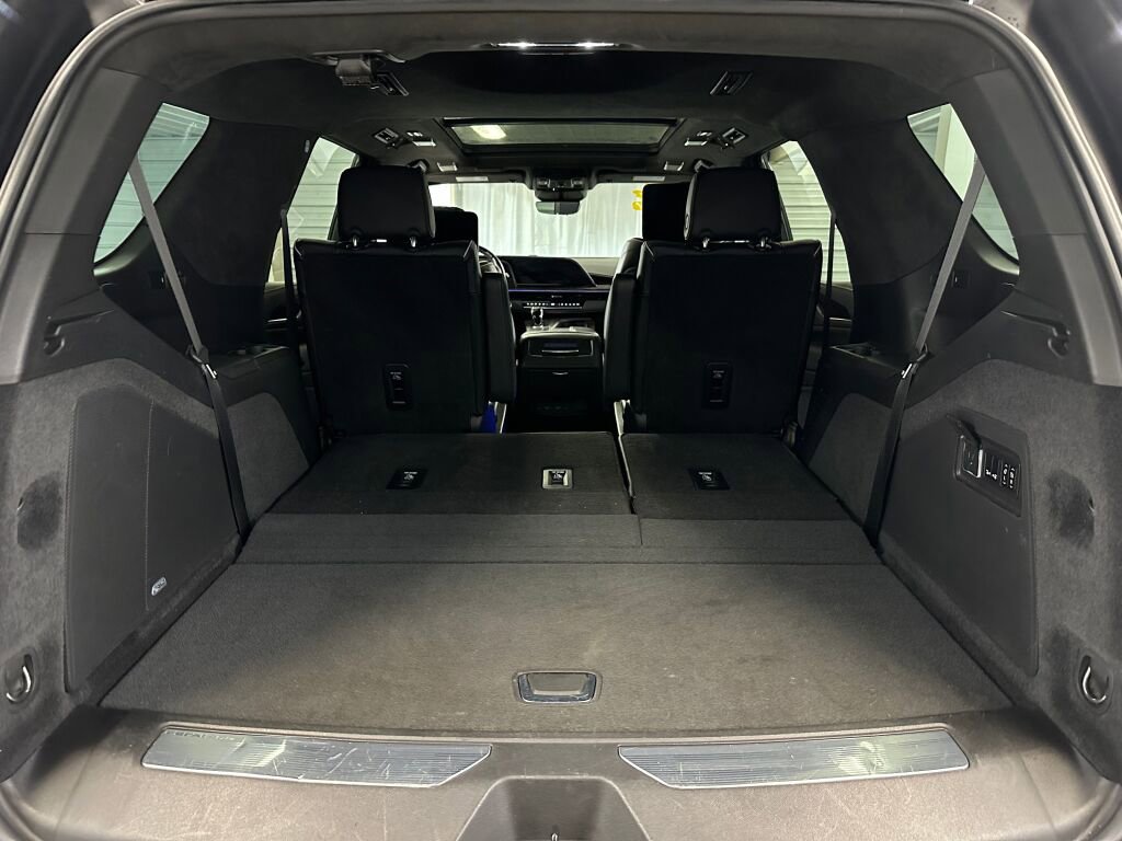 Used 2021 Cadillac Escalade Premium Luxury Platinum image 31