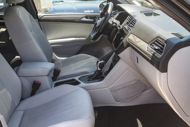 Used 2023 Volkswagen Tiguan SE R-Line FWD image 17