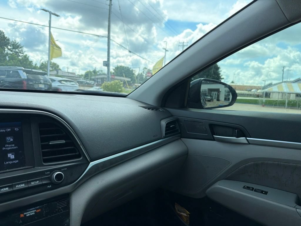 Used 2020 Hyundai Elantra SEL FWD image 25