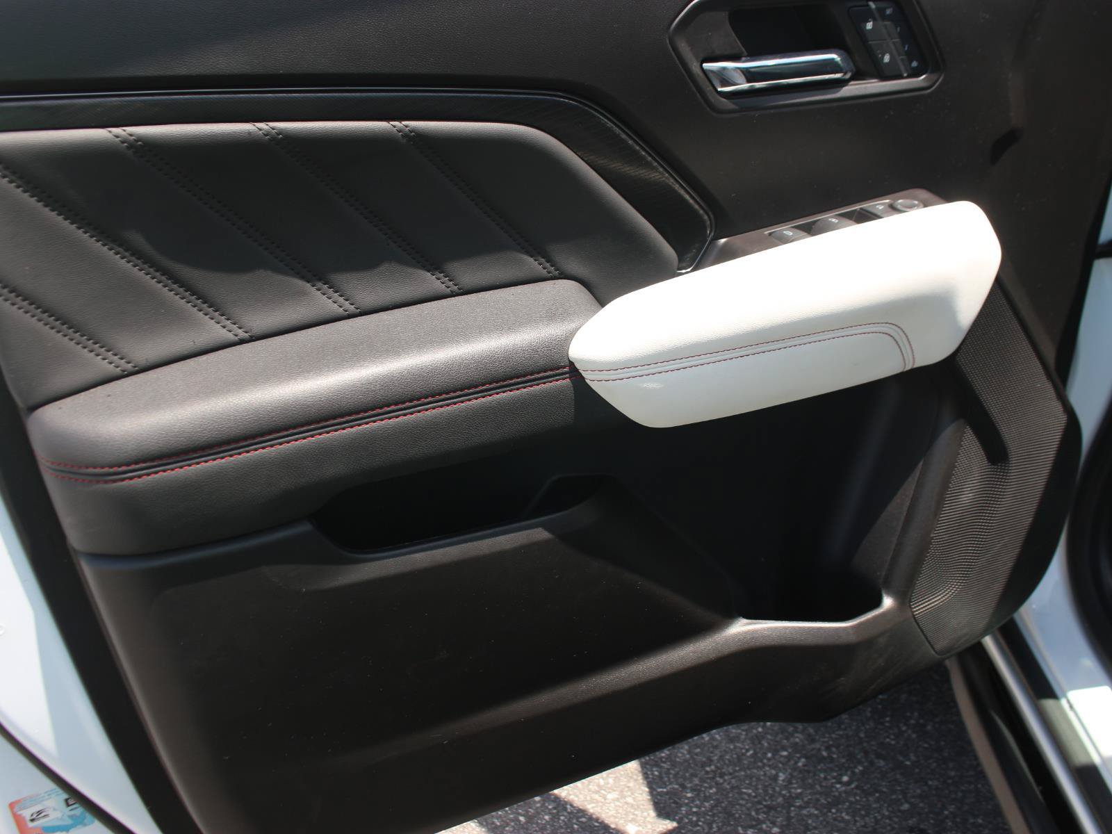 Used 2024 GMC Canyon AT4X AWD/4WD image 18