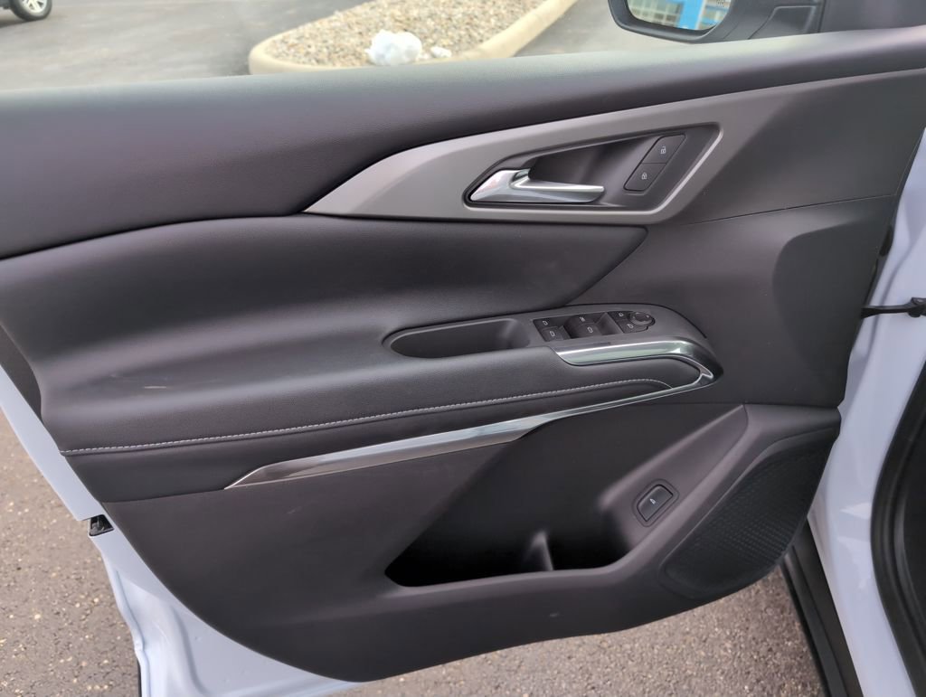 New 2026 Chevrolet Traverse LT w/ Sun and Wheel Package image 14