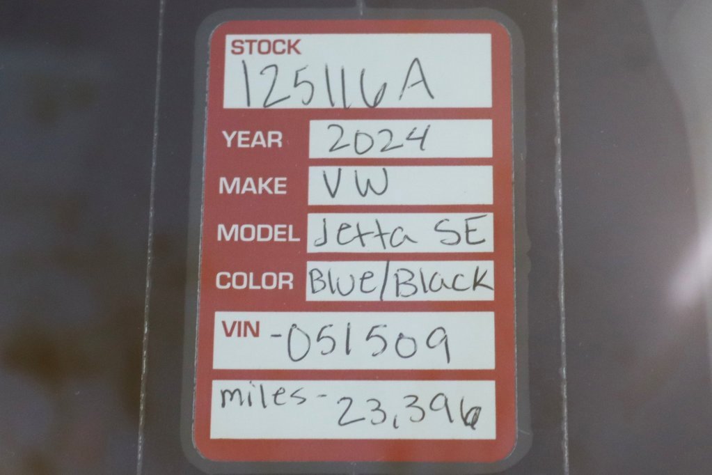 Used 2024 Volkswagen Jetta SE w/ Panoramic Sunroof Package image 26