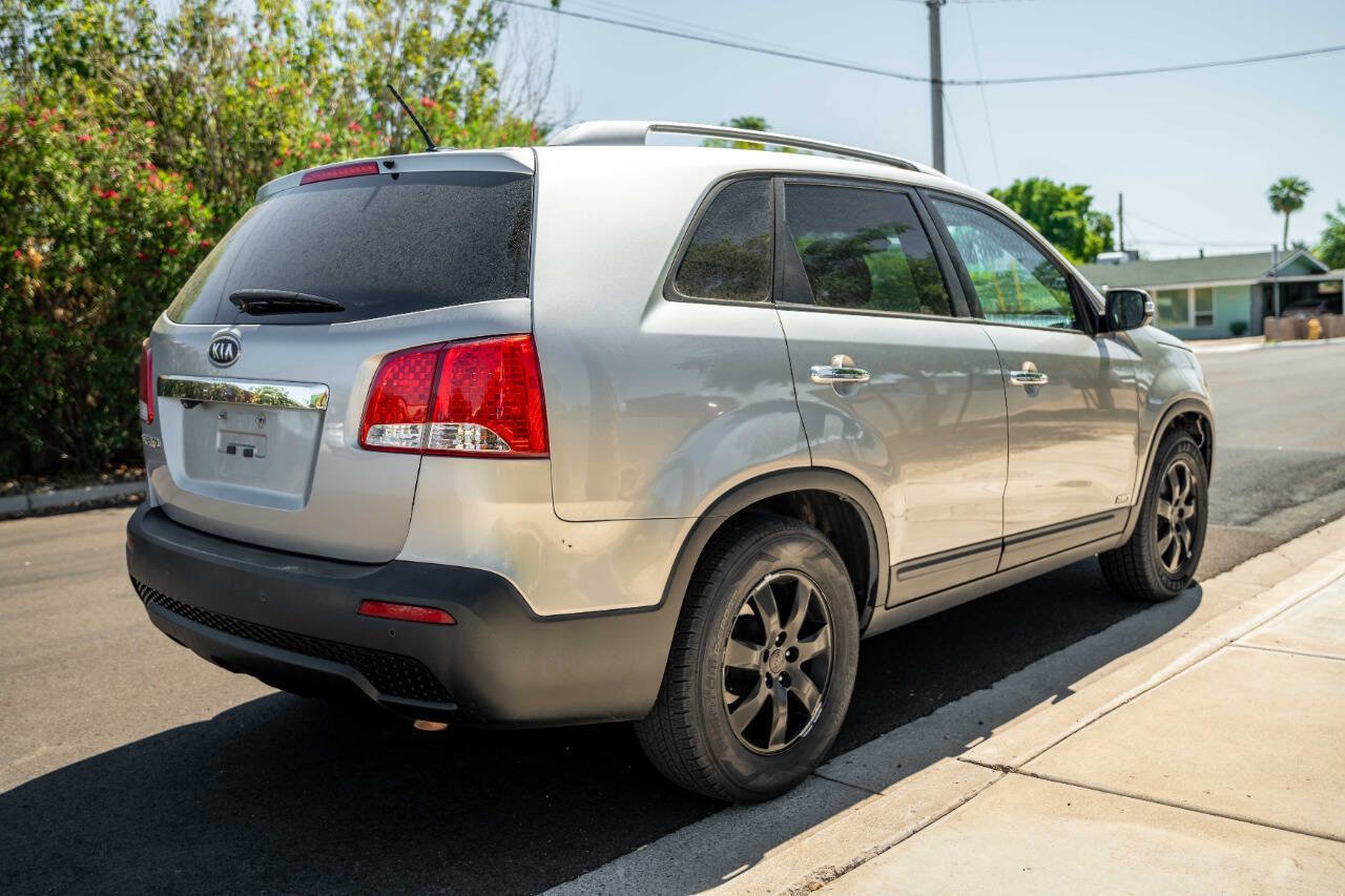 Used 2013 Kia Sorento LX w/ Convenience Pkg image 5