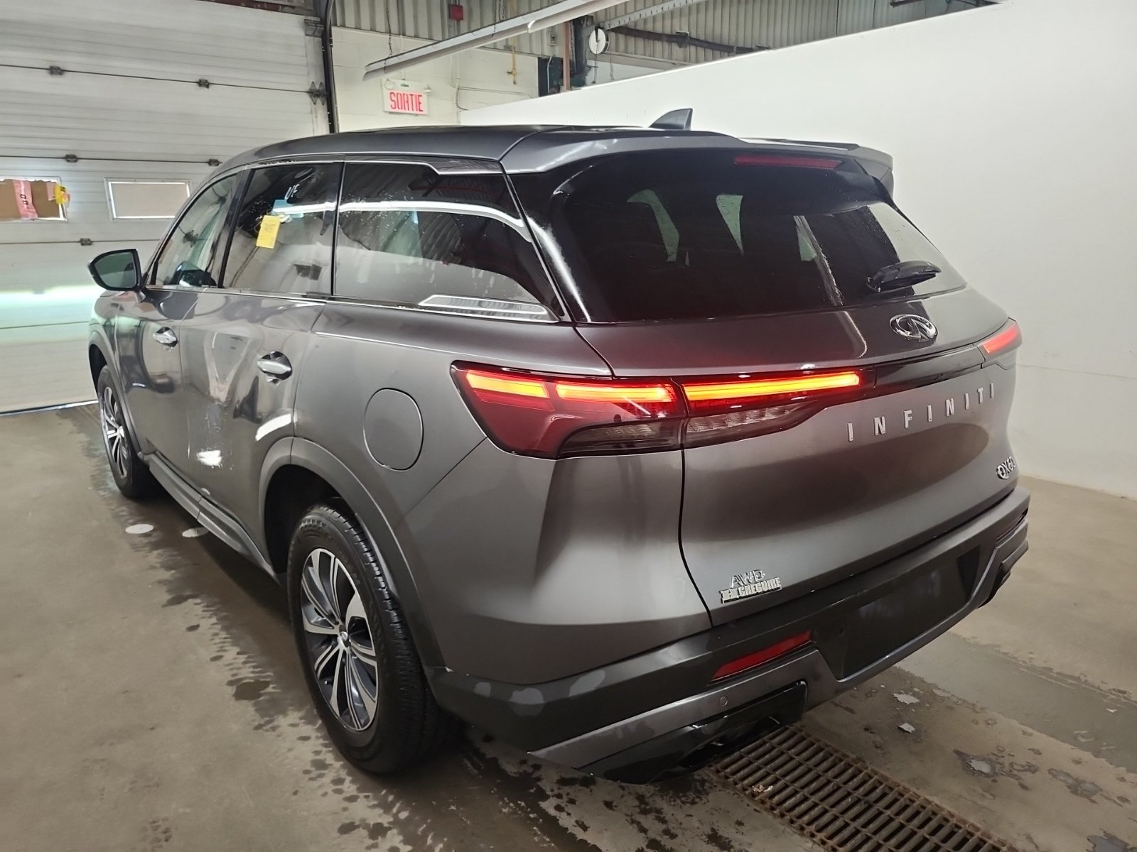Used 2024 INFINITI QX60 Pure AWD/4WD image 5