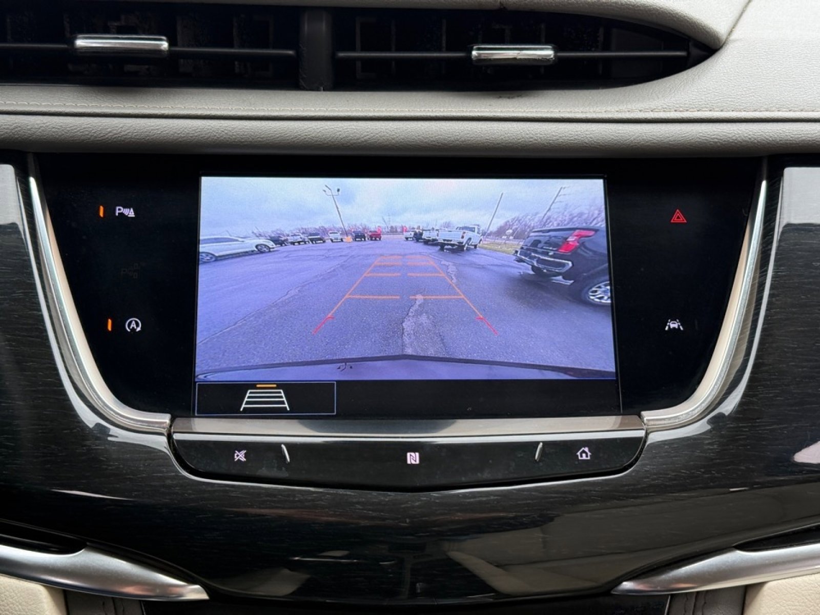 Used 2020 Cadillac XT6 Premium Luxury image 27