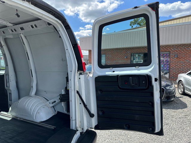 Used 2017 Chevrolet Express 2500 RWD image 27