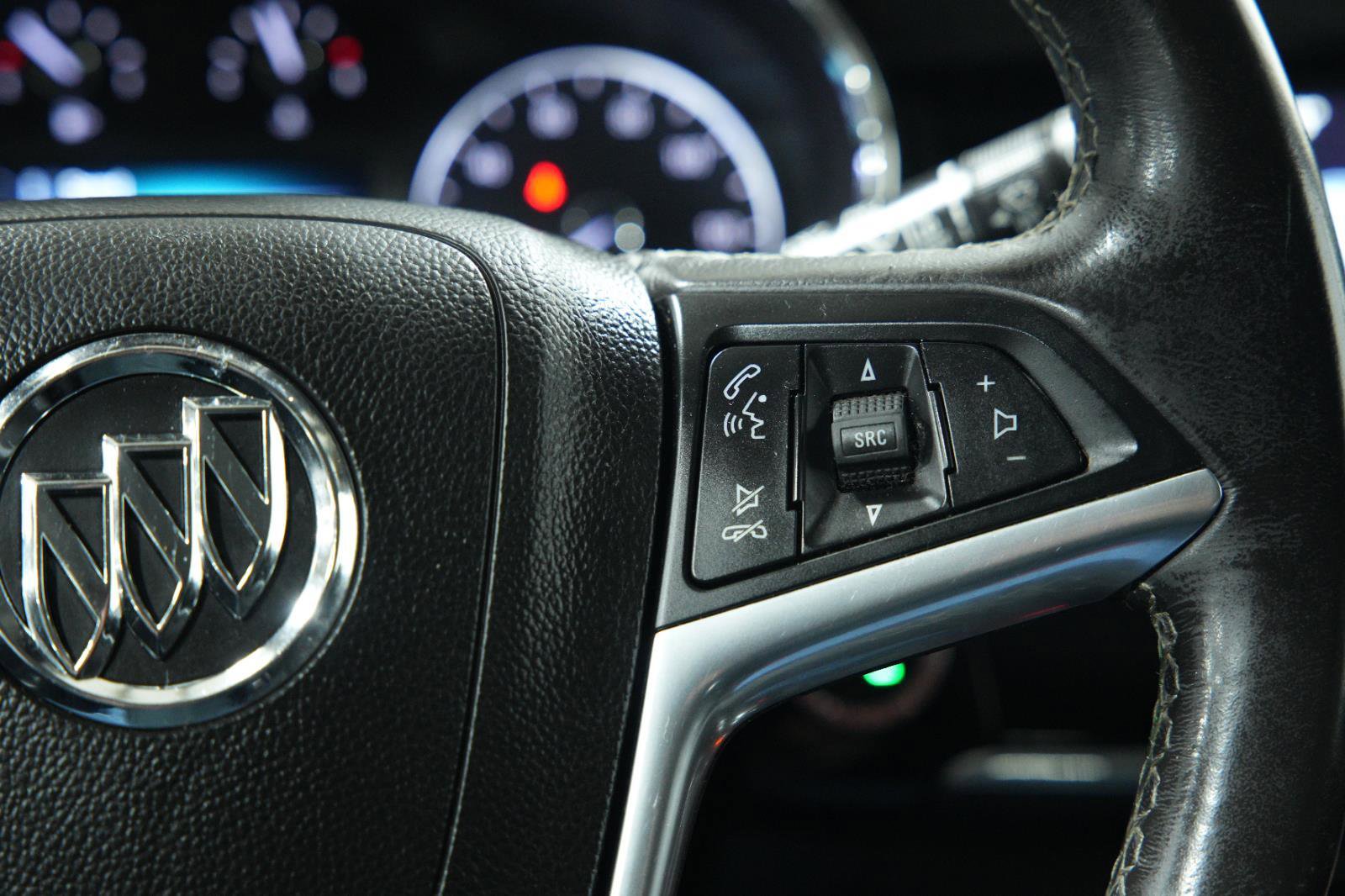 Used 2020 Buick Encore Preferred image 32