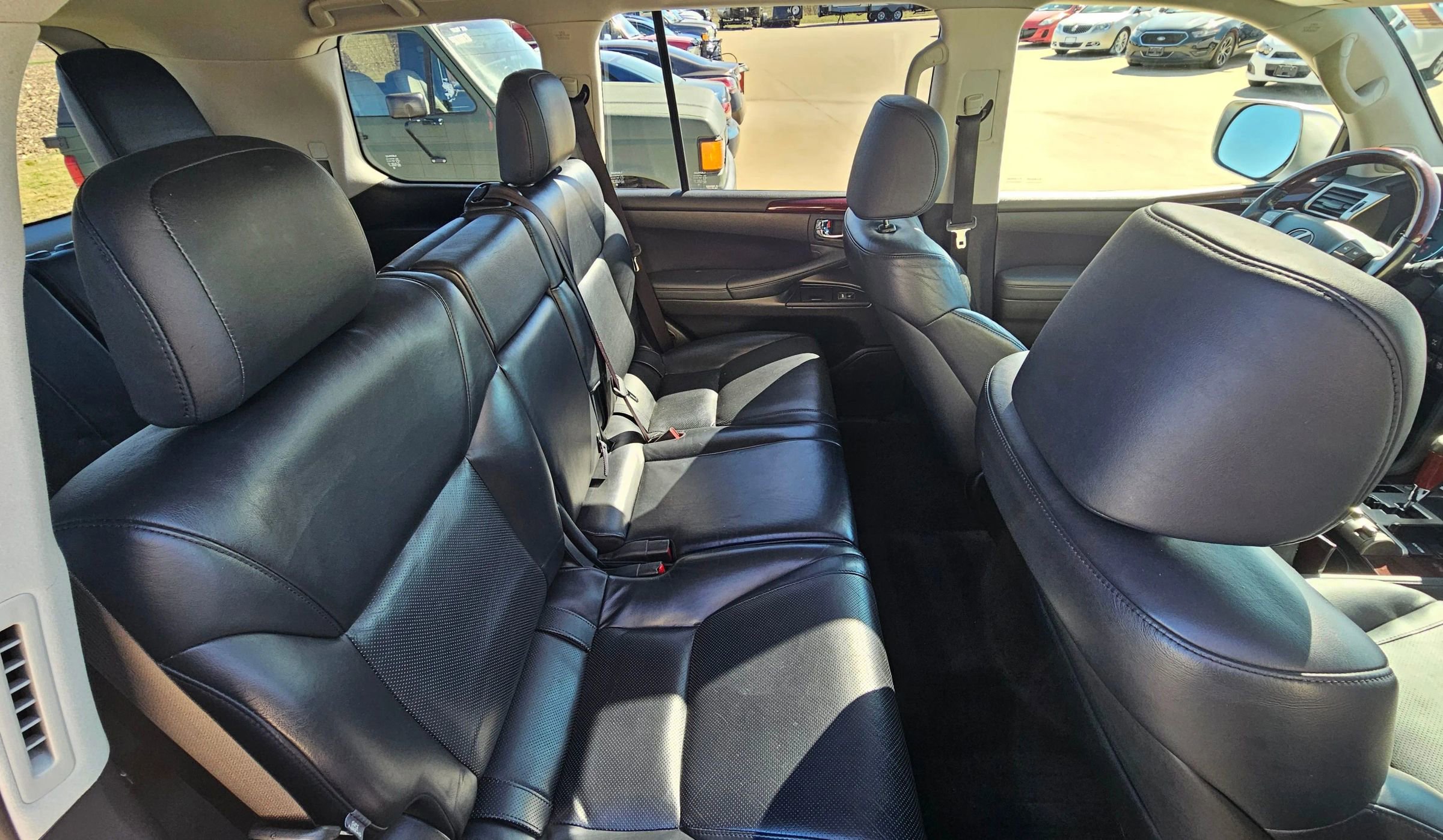 Used 2014 Lexus LX 570 4WD image 22