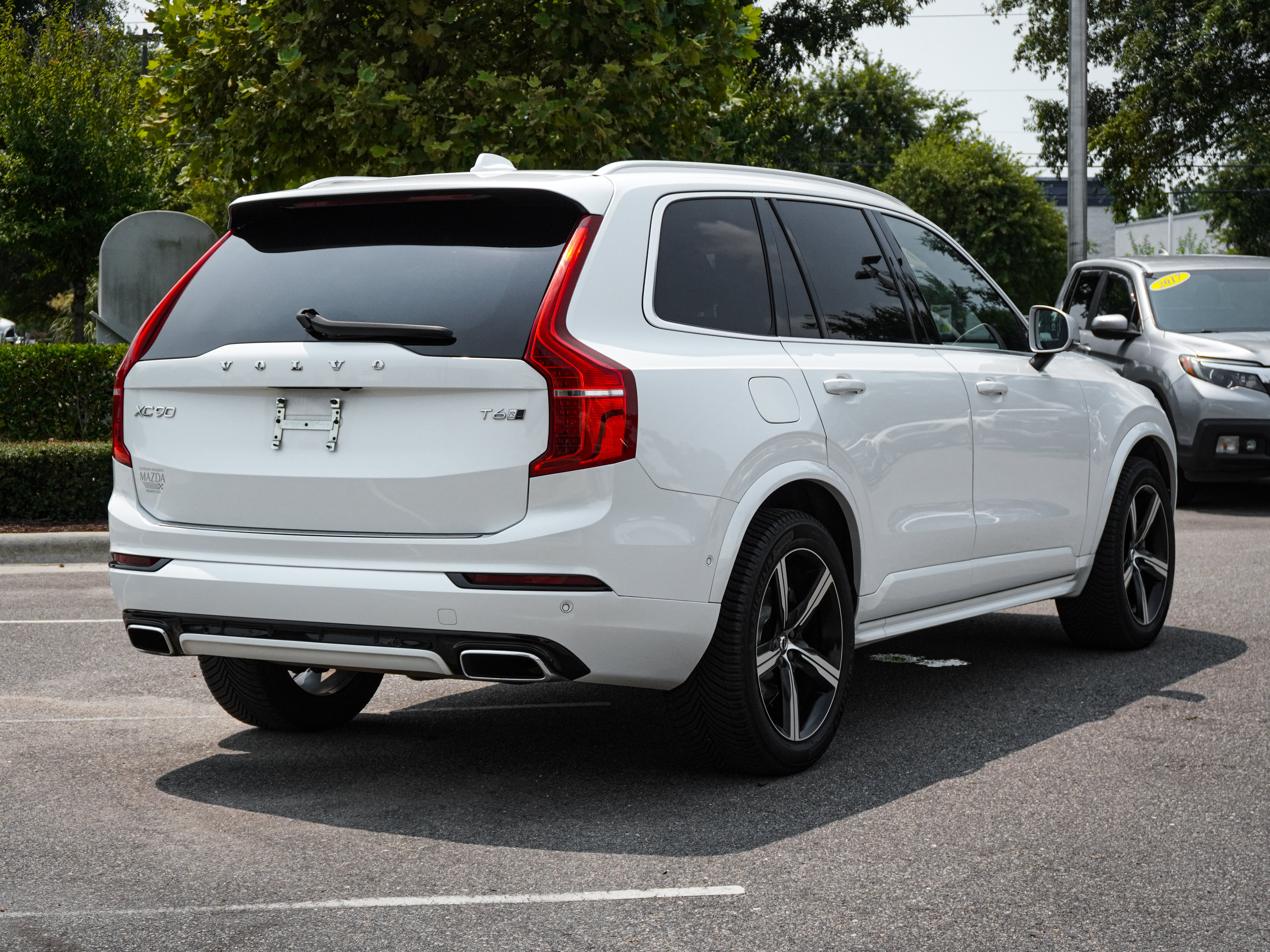 Used 2019 Volvo XC90 T6 R-Design w/ Advanced Package AWD/4WD image 10