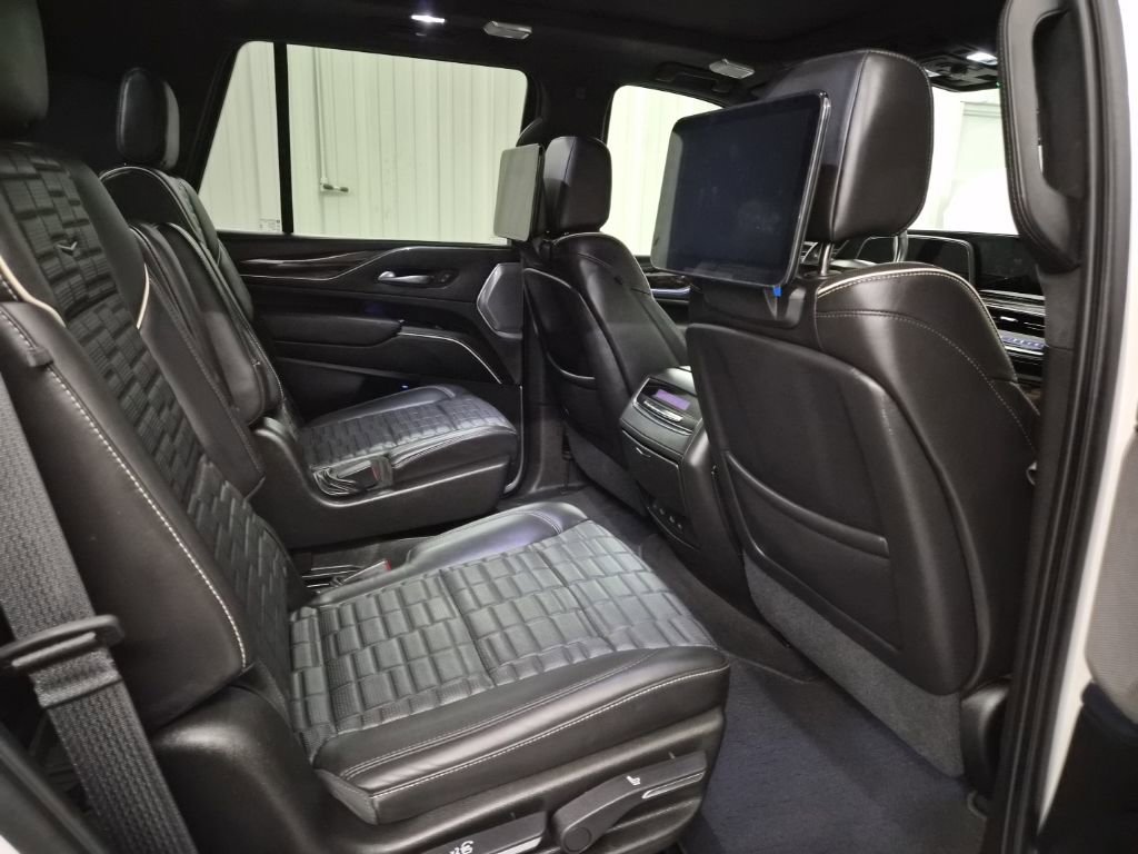 Used 2021 Cadillac Escalade Sport Platinum w/ Heavy-Duty Trailer Package image 27