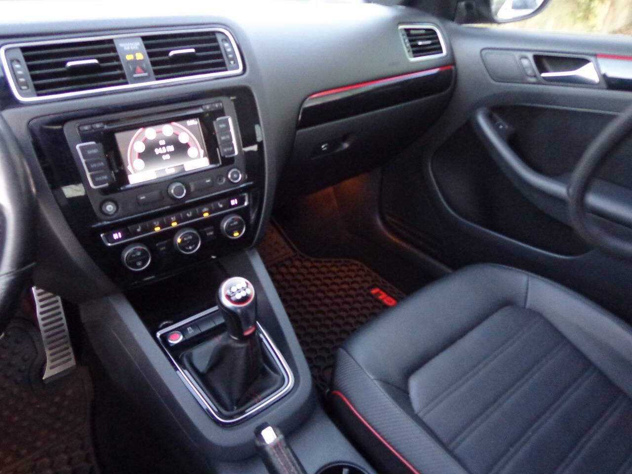 Used 2015 Volkswagen Jetta GLI SEL FWD image 22