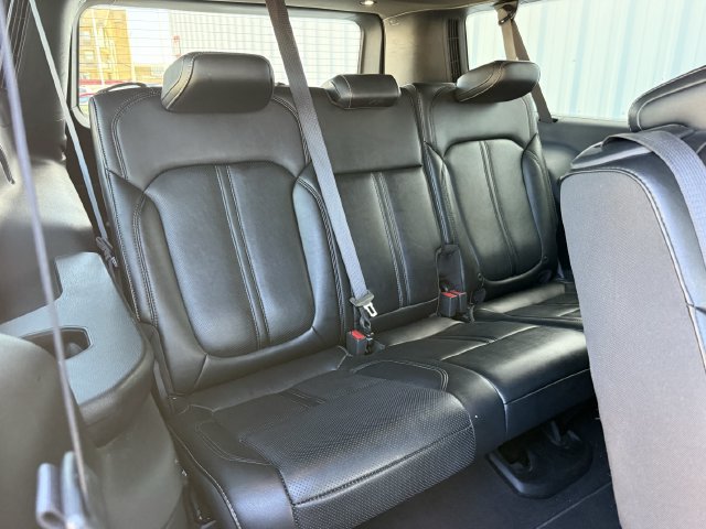 Used 2024 Jeep Wagoneer L Series II RWD image 31