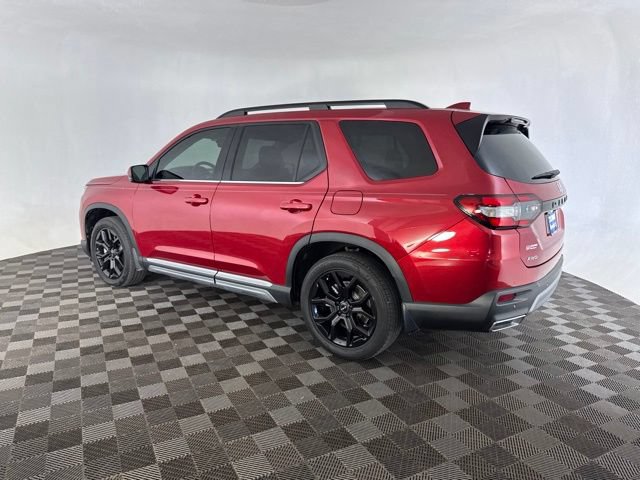 Certified 2025 Honda Pilot Touring image 9