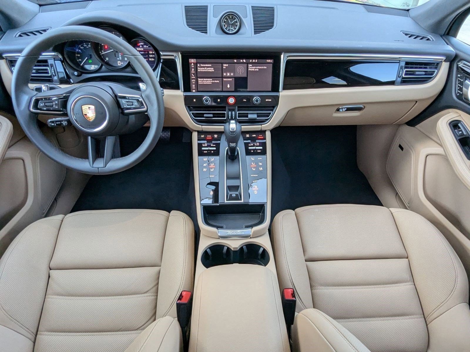 Certified 2025 Porsche Macan image 22