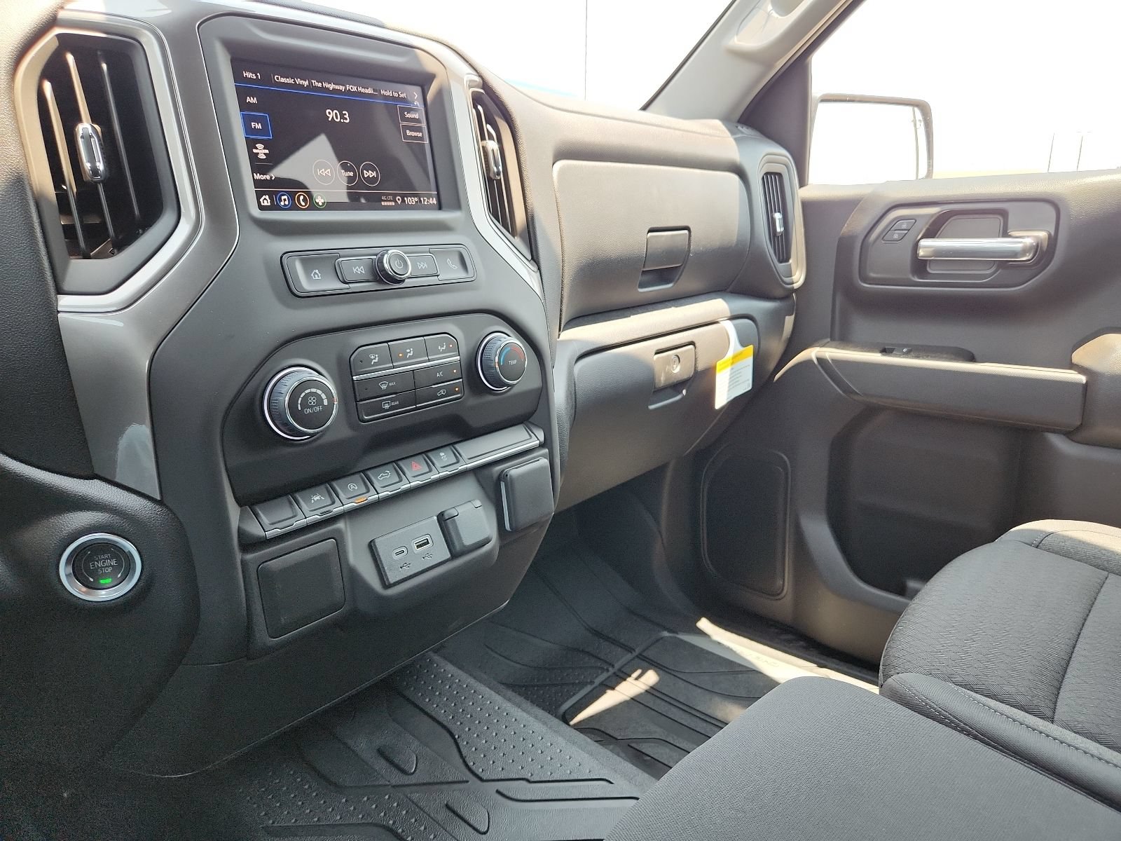 New 2026 Chevrolet Silverado 1500 Custom w/ LPO, Dark Essentials Package AWD/4WD image 20