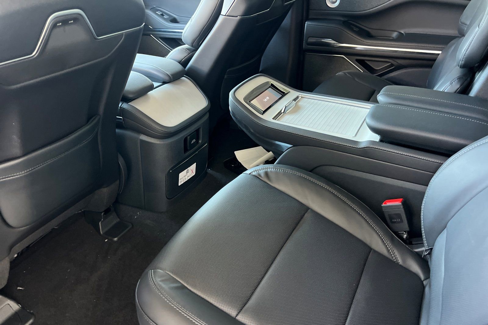 New 2026 Lincoln Navigator L Reserve w/ Jet Appearance Package AWD/4WD image 10