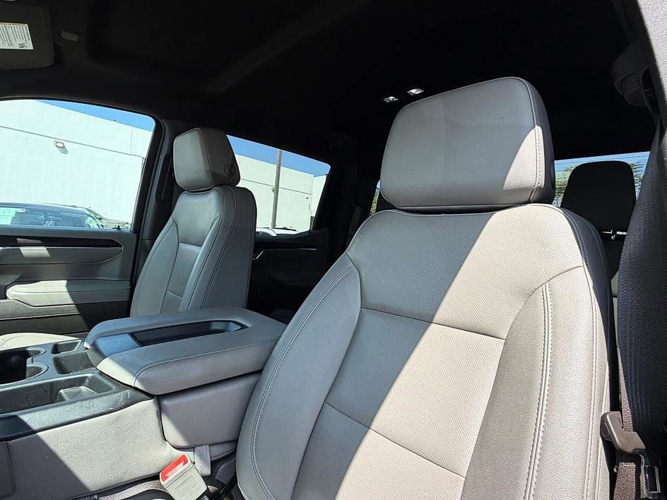 Used 2025 GMC Sierra 1500 SLT image 20