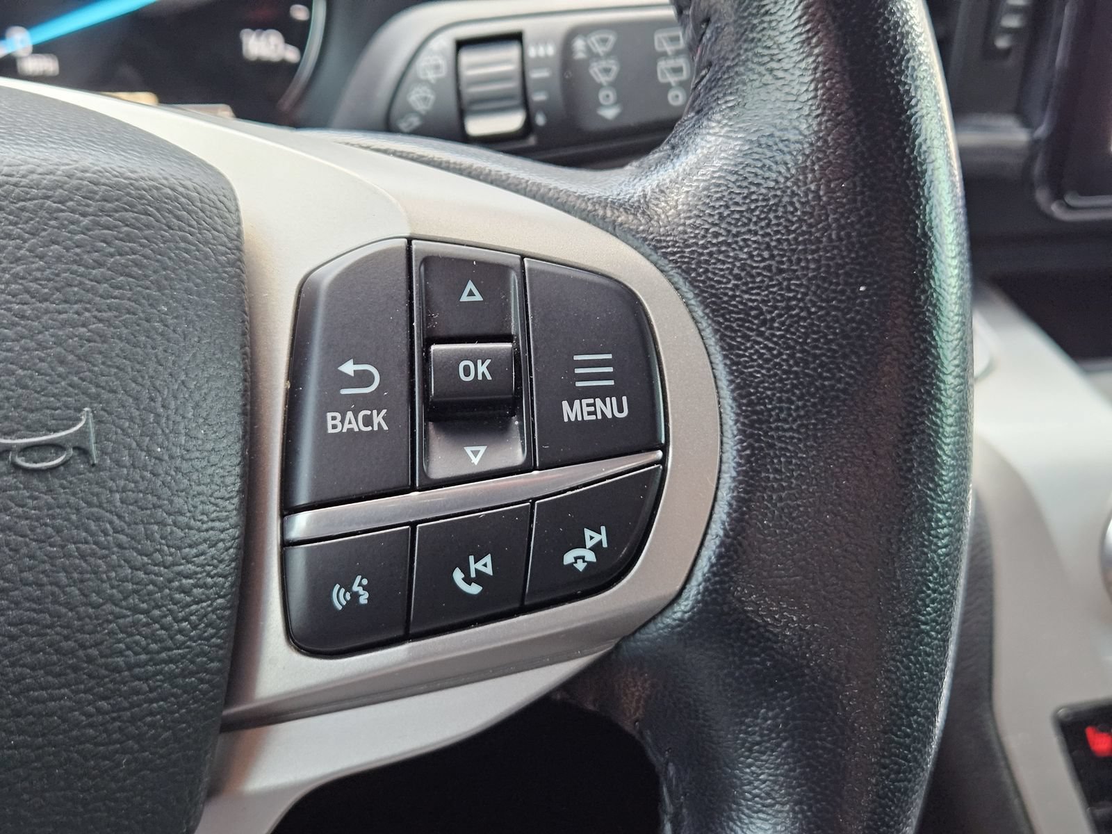 Used 2021 Ford Explorer XLT w/ Equipment Group 202A RWD image 26