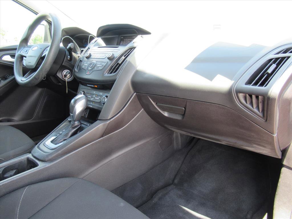Used 2015 Ford Focus SE FWD image 11