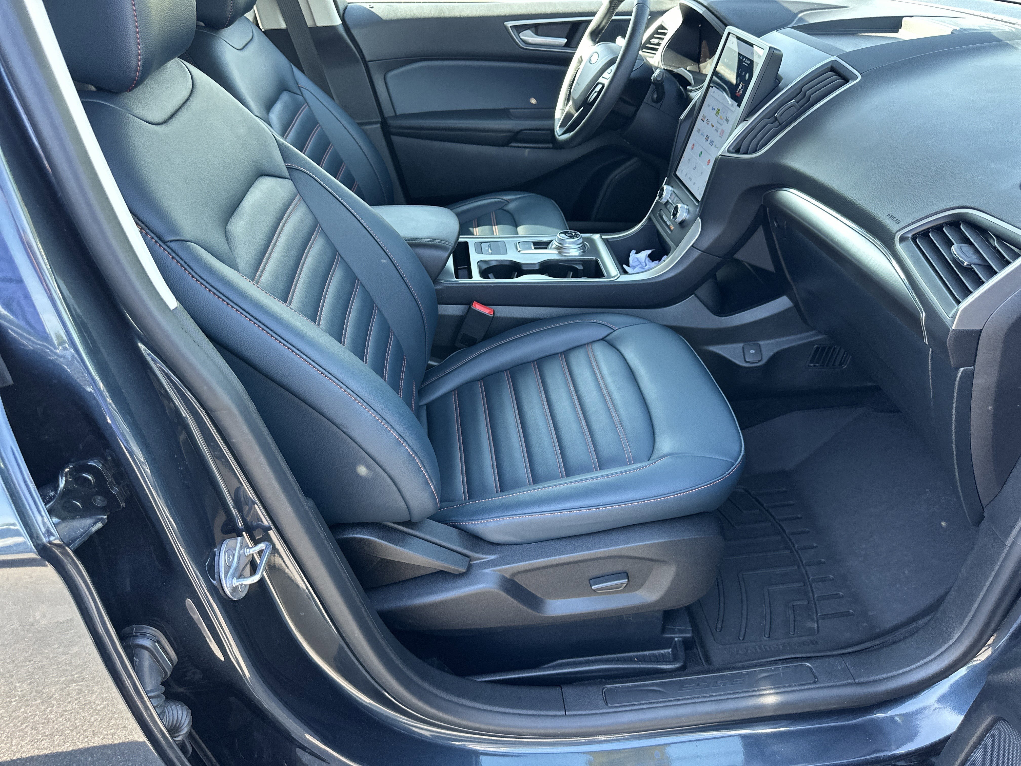 Used 2024 Ford Edge SEL w/ Sport Appearance Package image 14