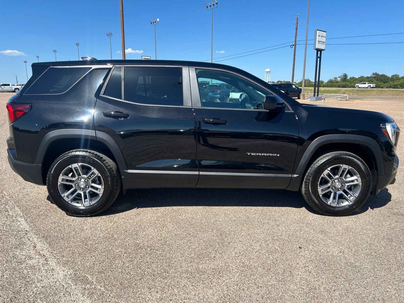New 2027 GMC Terrain Elevation w/ LPO, Floor Liner Package AWD/4WD image 7