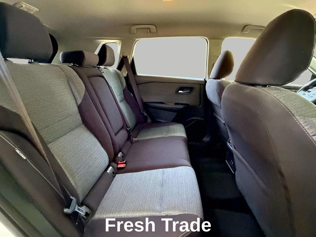 Used 2021 Nissan Rogue SV FWD image 9