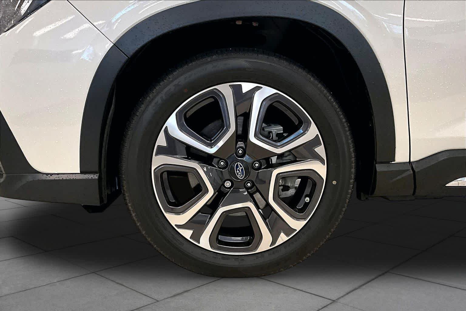 Used 2023 Subaru Ascent Touring AWD/4WD image 10