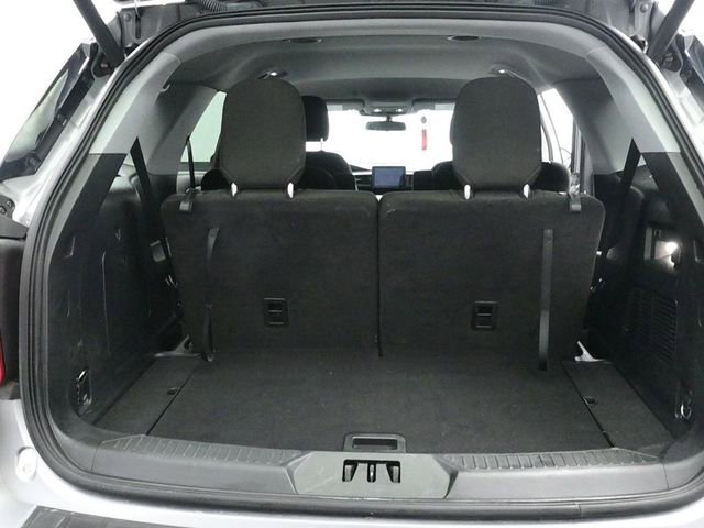 Used 2022 Ford Explorer XLT image 12