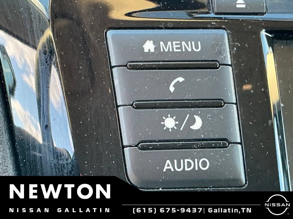 Used 2018 Nissan Rogue S FWD image 12