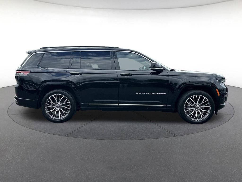 Used 2024 Jeep Grand Cherokee L Summit AWD/4WD image 7