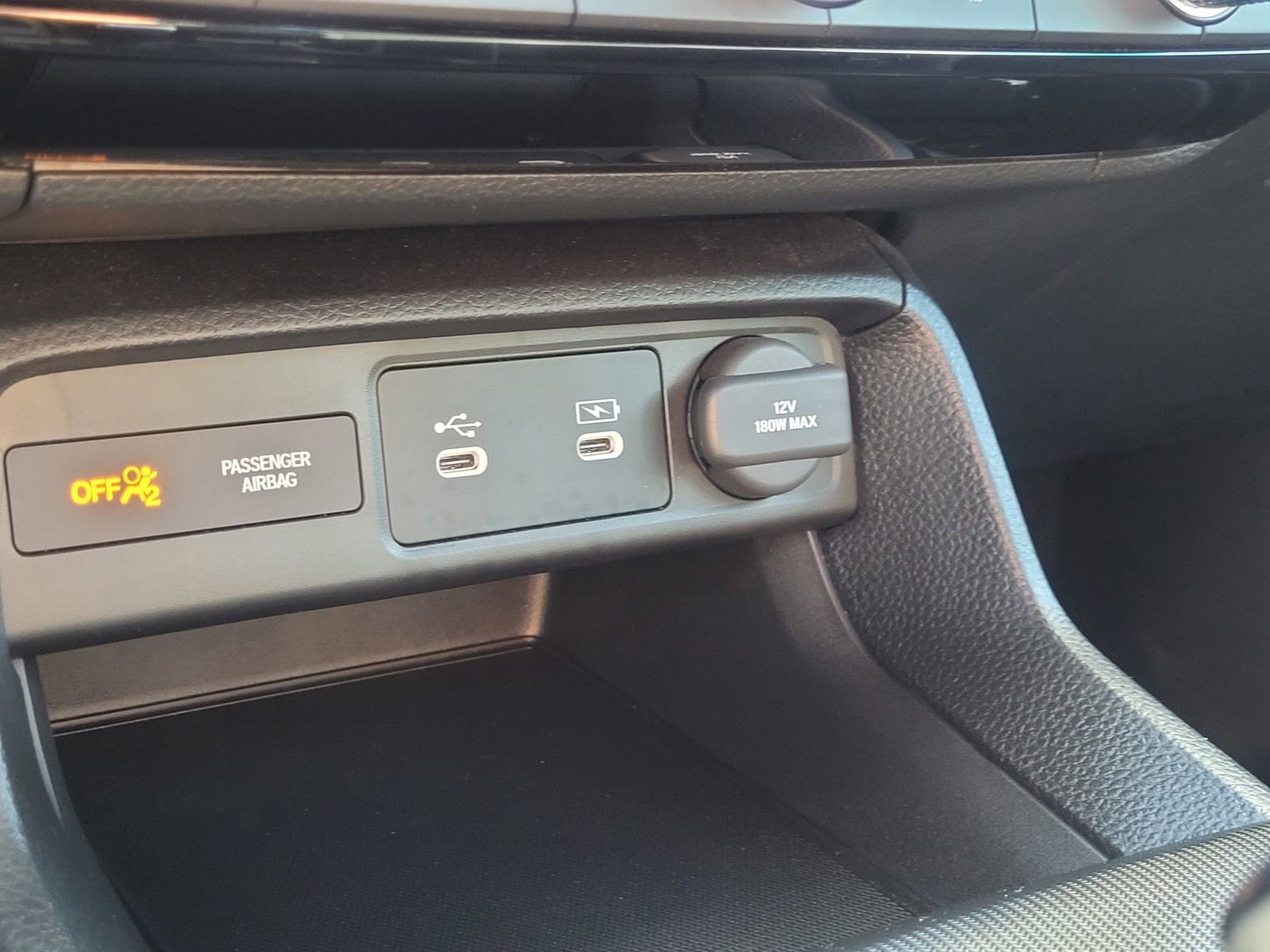 Used 2025 Honda Civic Sport image 26