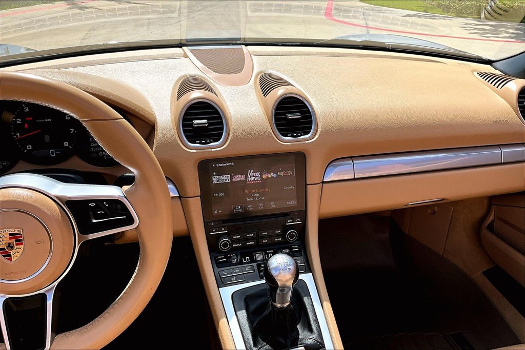 Used 2017 Porsche 718 Boxster RWD image 8