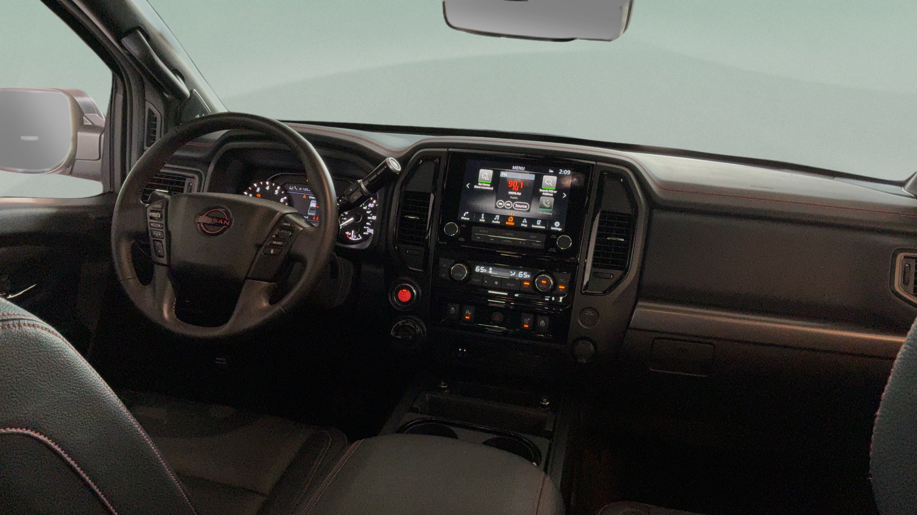 Used 2024 Nissan Titan PRO-4X w/ Pro-4x Convenience Package AWD/4WD image 34