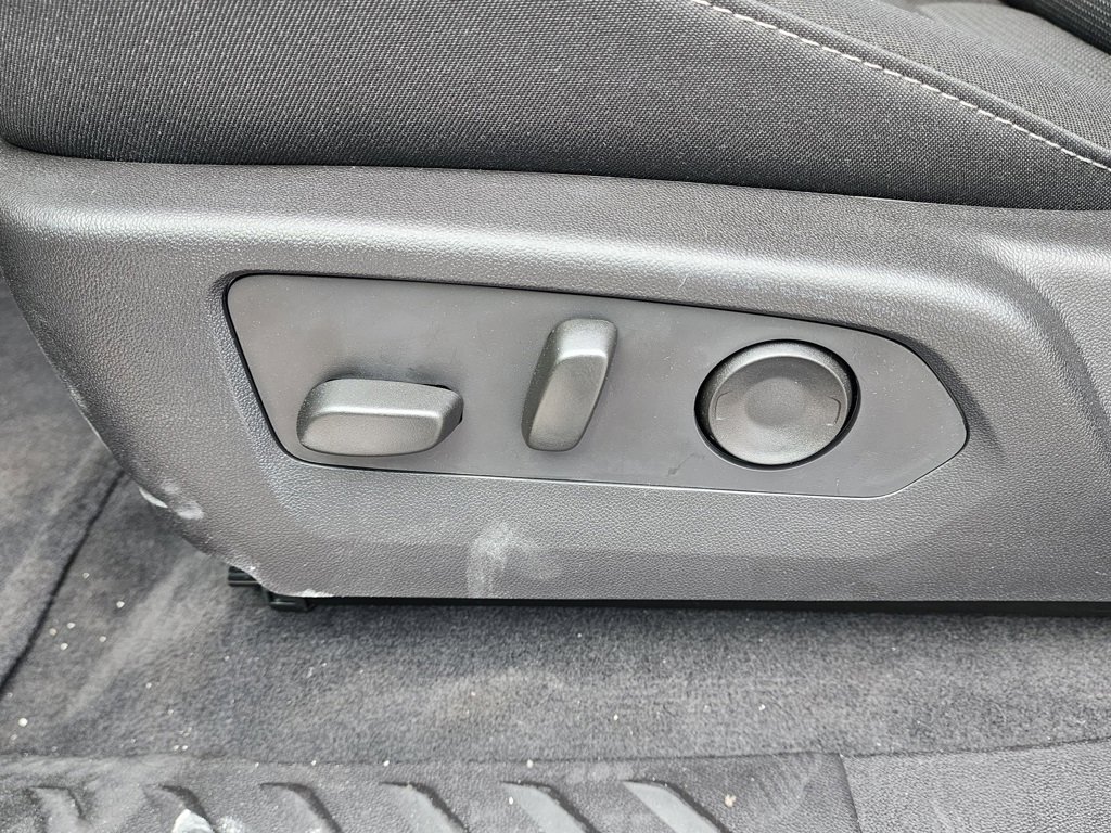 New 2026 GMC Canyon Elevation w/ Convenience Package image 16