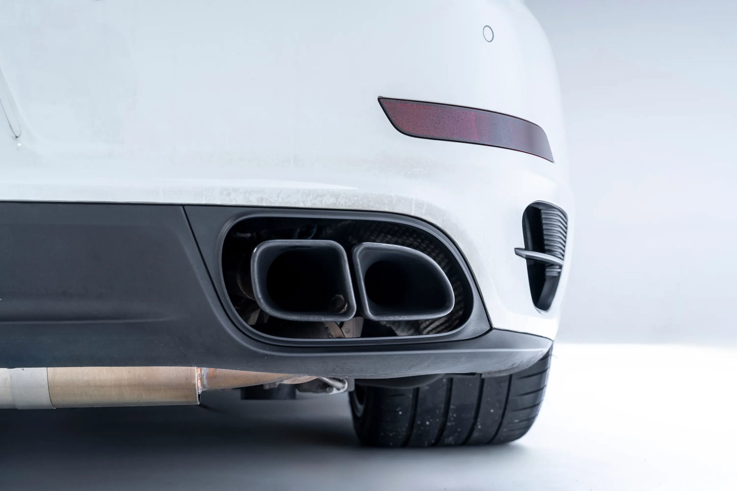 Used 2014 Porsche 911 Turbo S image 37