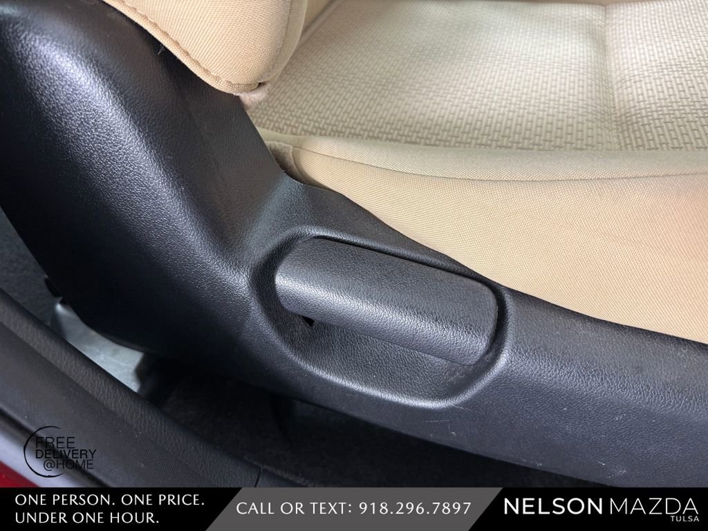 Used 2011 MAZDA MAZDA3 i Touring FWD image 42