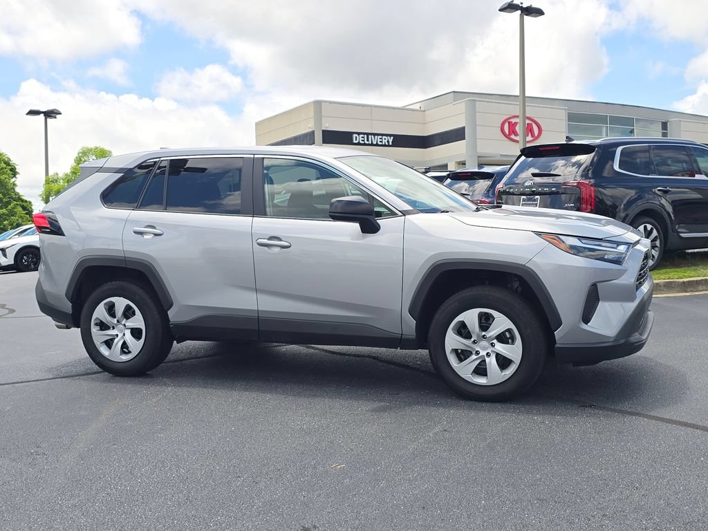 Used 2025 Toyota RAV4 LE FWD video 1