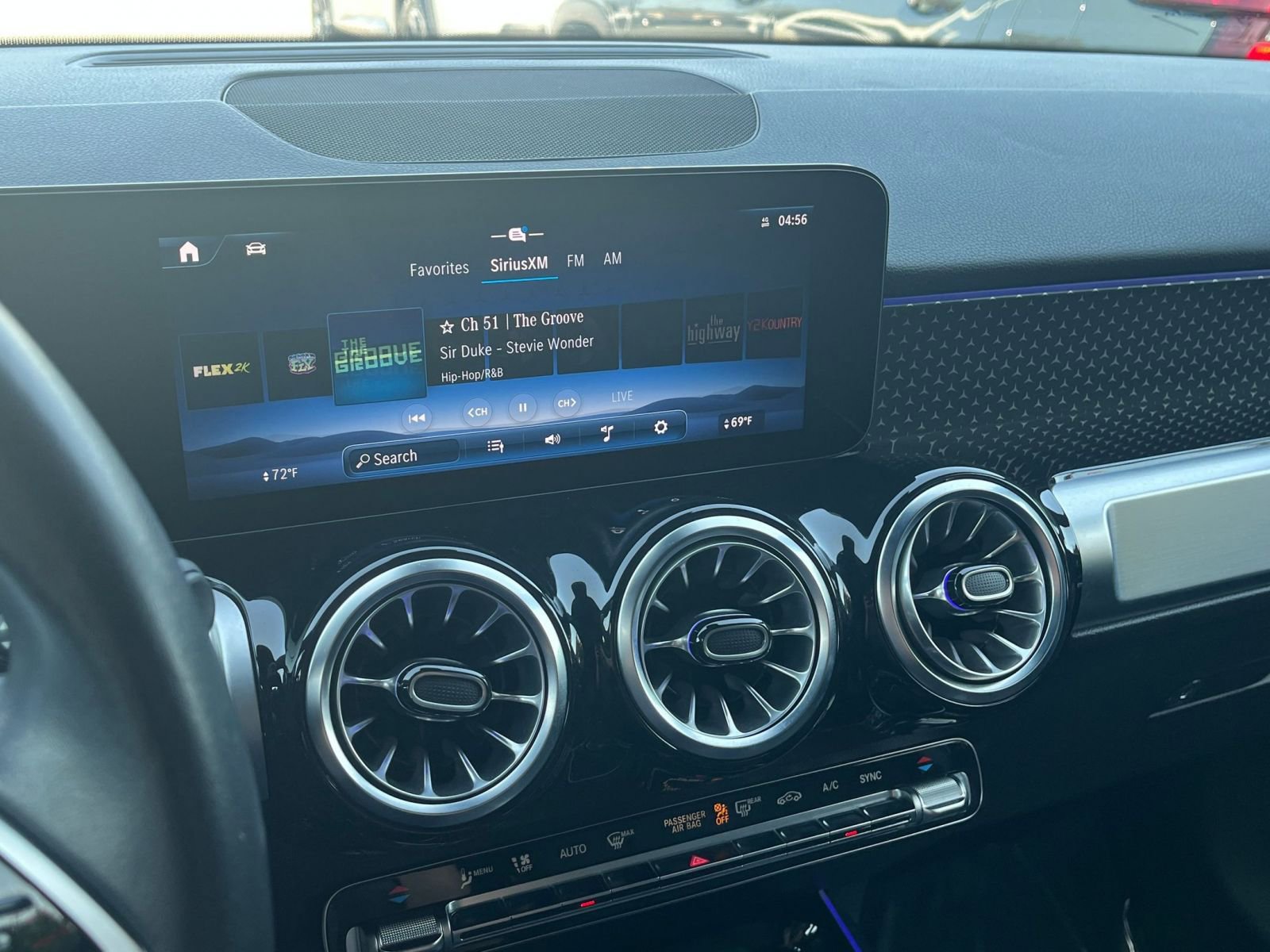 Used 2025 Mercedes-Benz GLB 250 4MATIC image 20