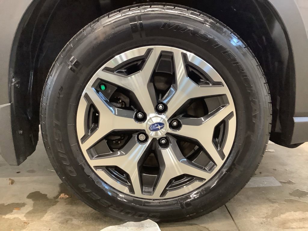Certified 2023 Subaru Forester Premium AWD/4WD image 27