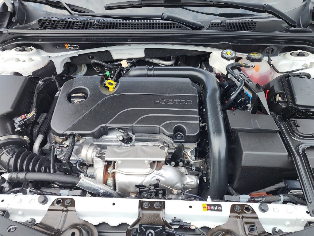 Used 2025 Chevrolet Malibu LT FWD image 24