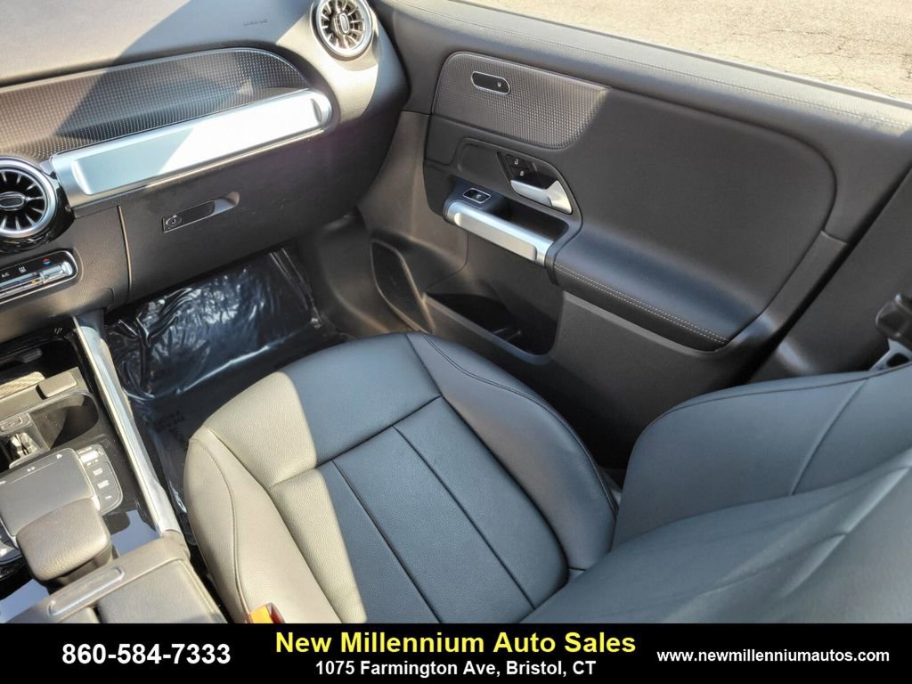 Used 2022 Mercedes-Benz EQB 350 4MATIC image 15