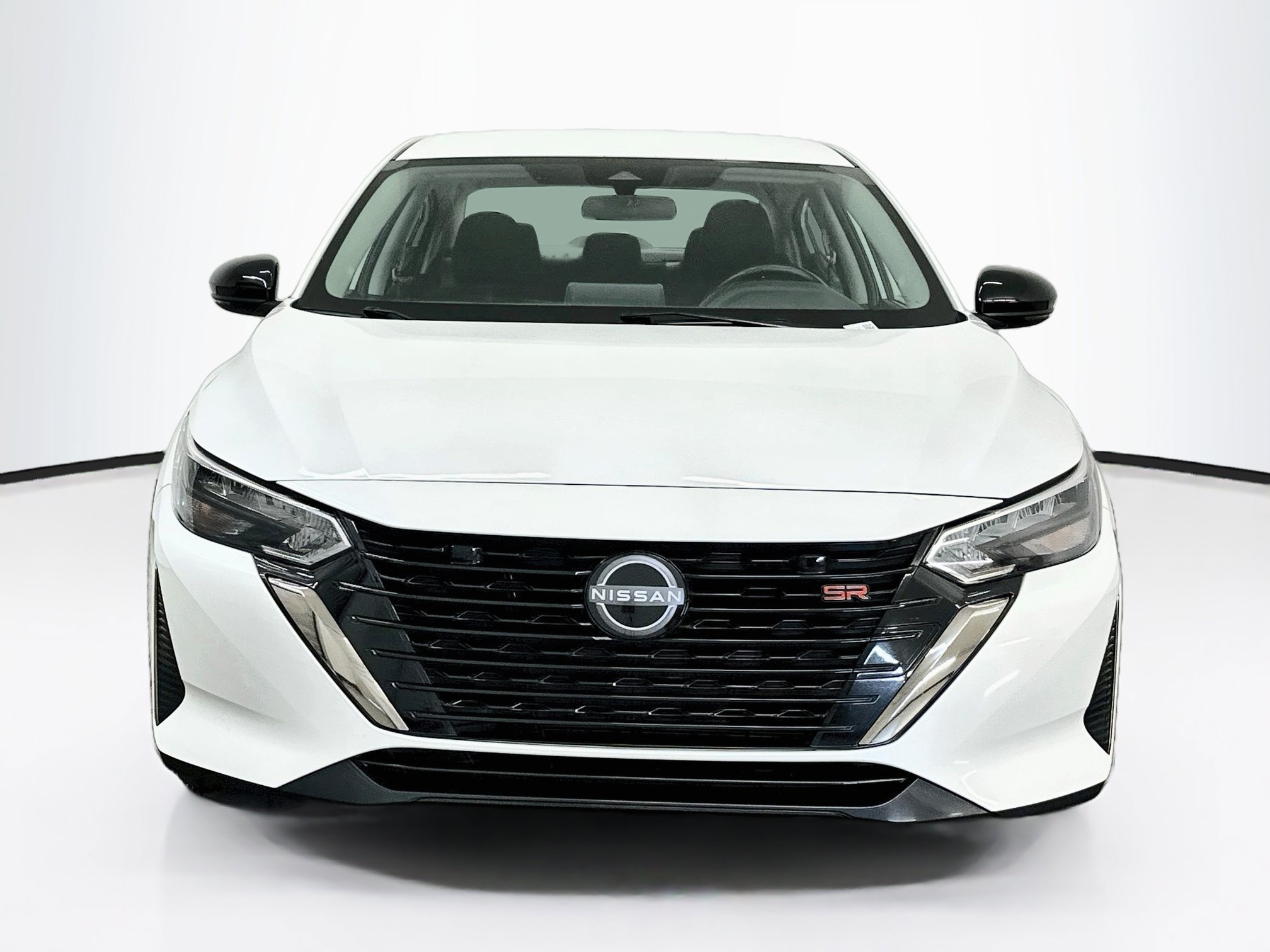 Used 2025 Nissan Sentra SR FWD image 2