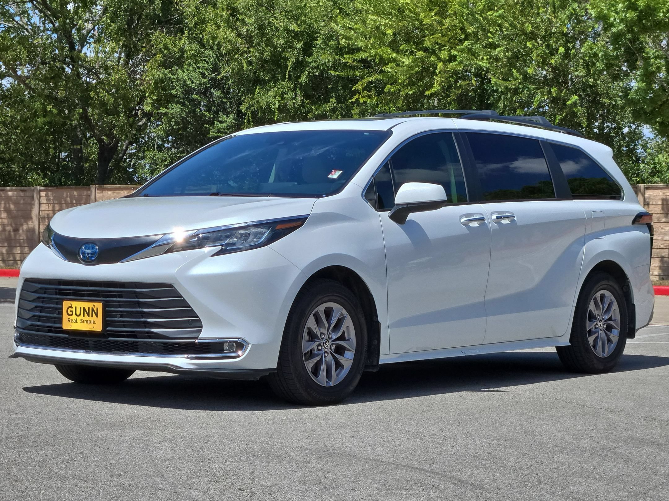 Used 2022 Toyota Sienna XLE FWD image 7