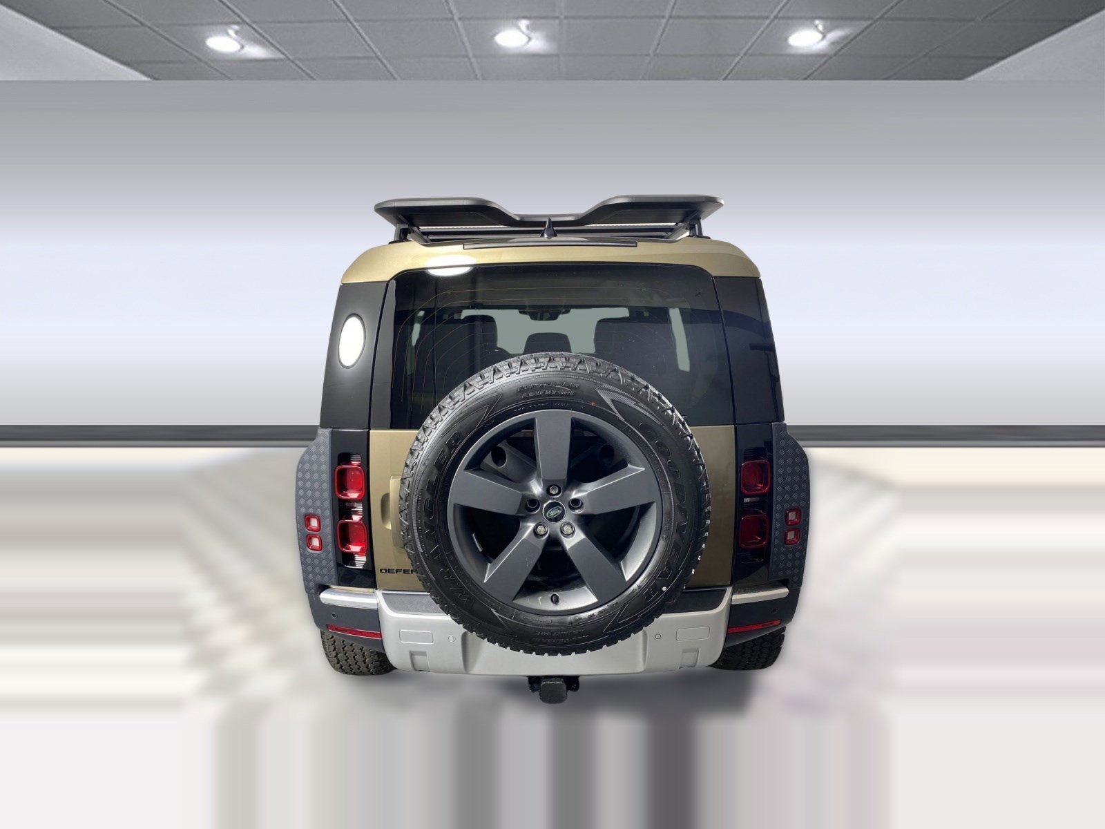 Used 2025 Land Rover Defender 110 S image 9