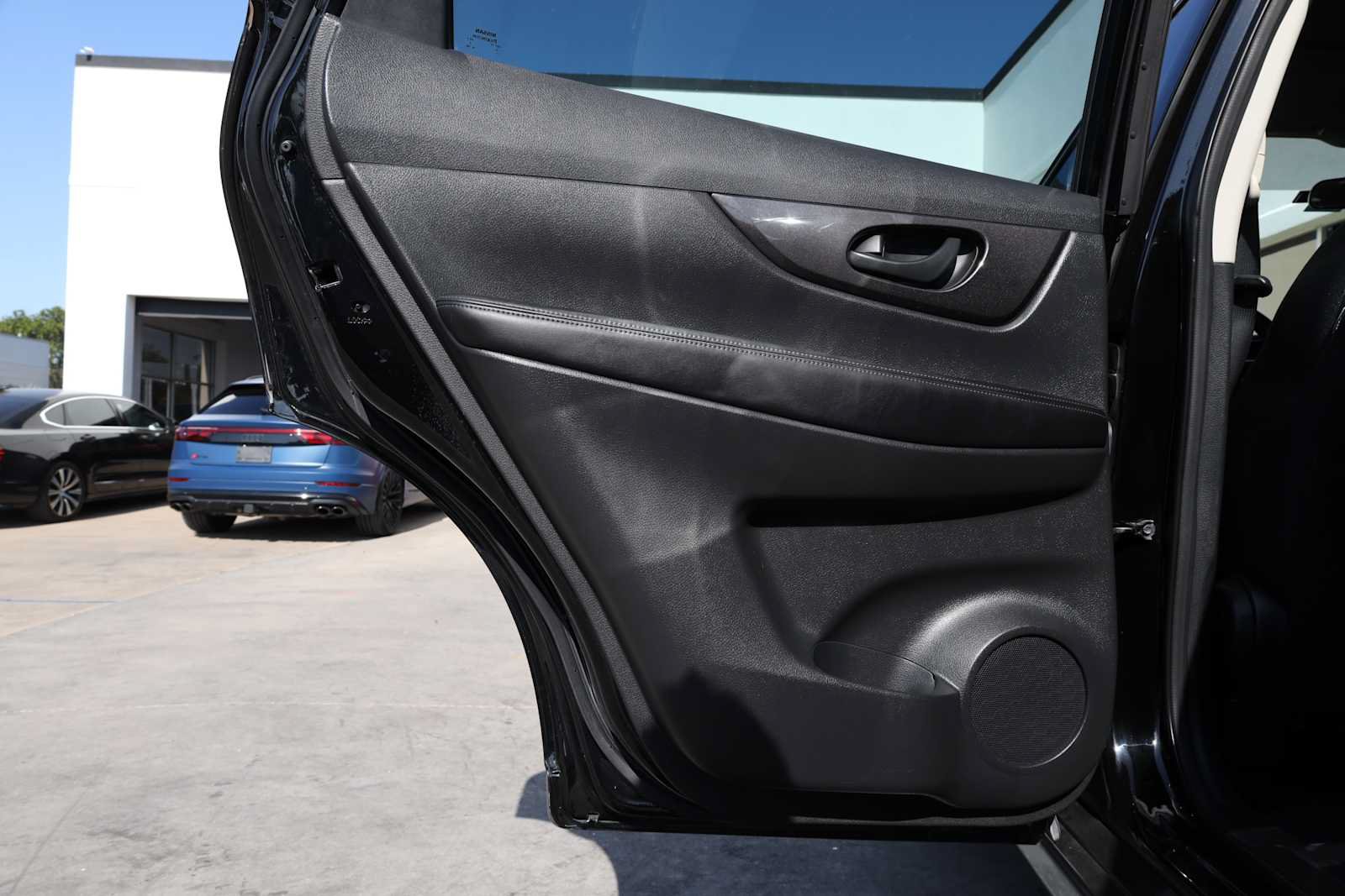 Used 2019 Nissan Rogue S AWD/4WD image 42