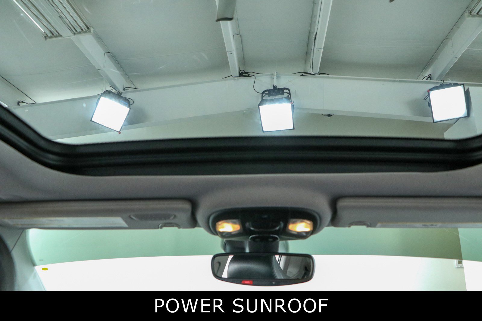 Used 2022 Jeep Compass Latitude w/ Sun and Sound Group AWD/4WD image 21